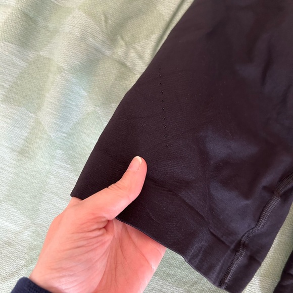 Gymshark Sweat Seamless Shorts - Picture 3 of 4